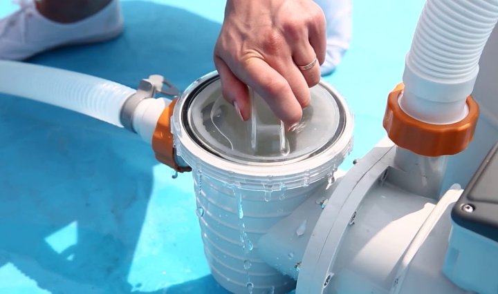 Wie benutzt man eine Poolpumpe richtig